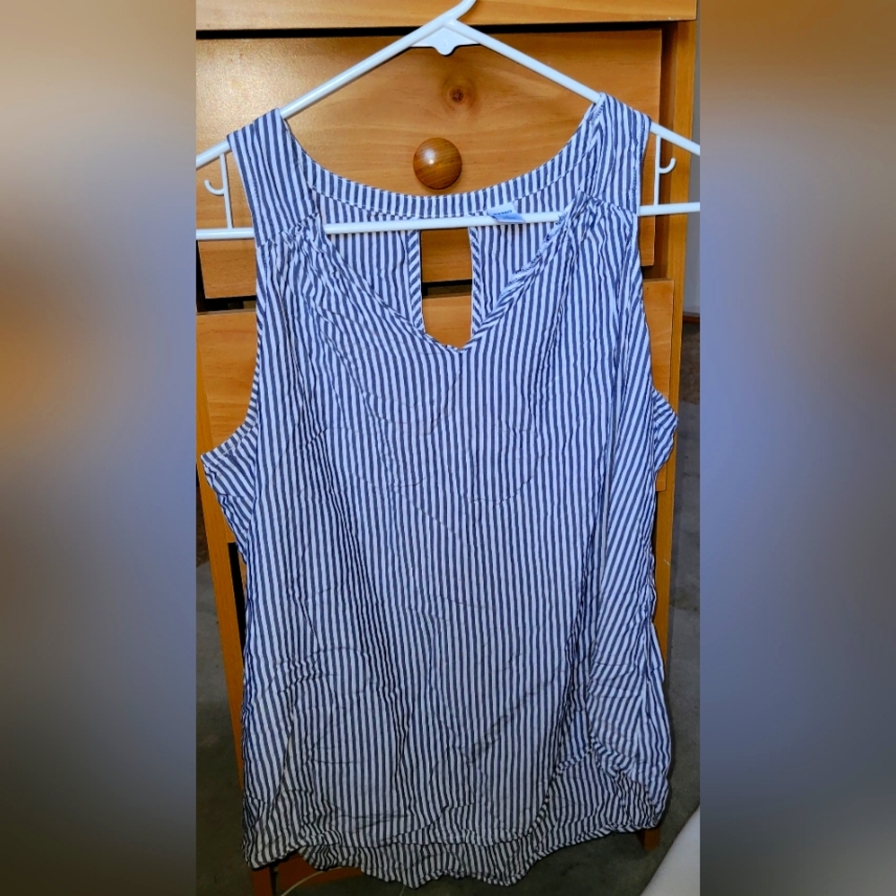 Old Navy Tank Top Women L Gray White Striped Sleeveless V-Neck SIZE -M